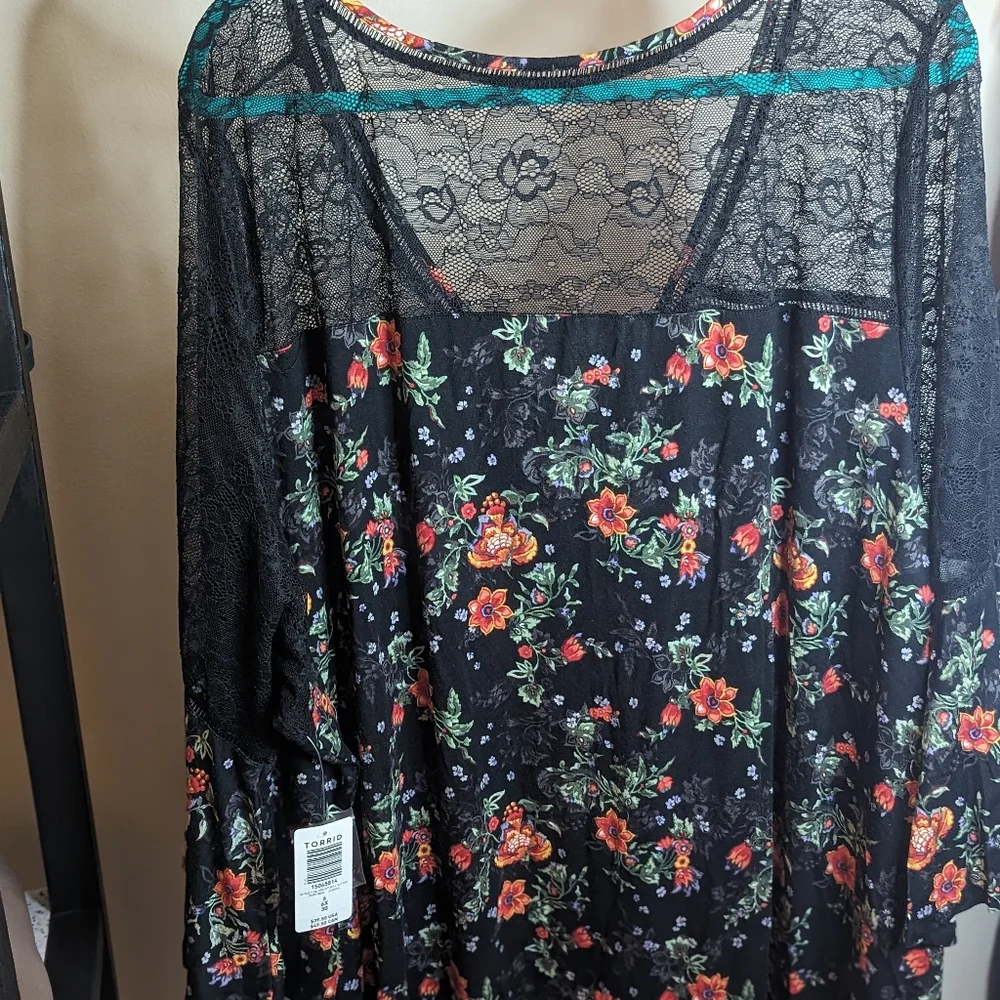 TORRID Super Soft Blouse Womens Bell Sleeves Lace Knit Black Floral Top - Picture 7 of 7